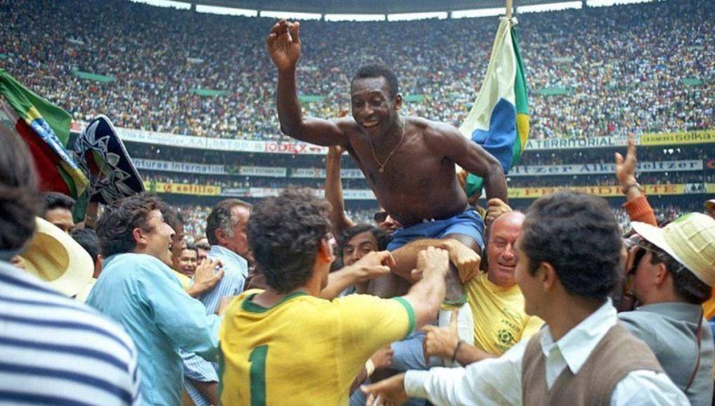 La vida de Pelé, el Rey del fútbol mundial, en imágenes