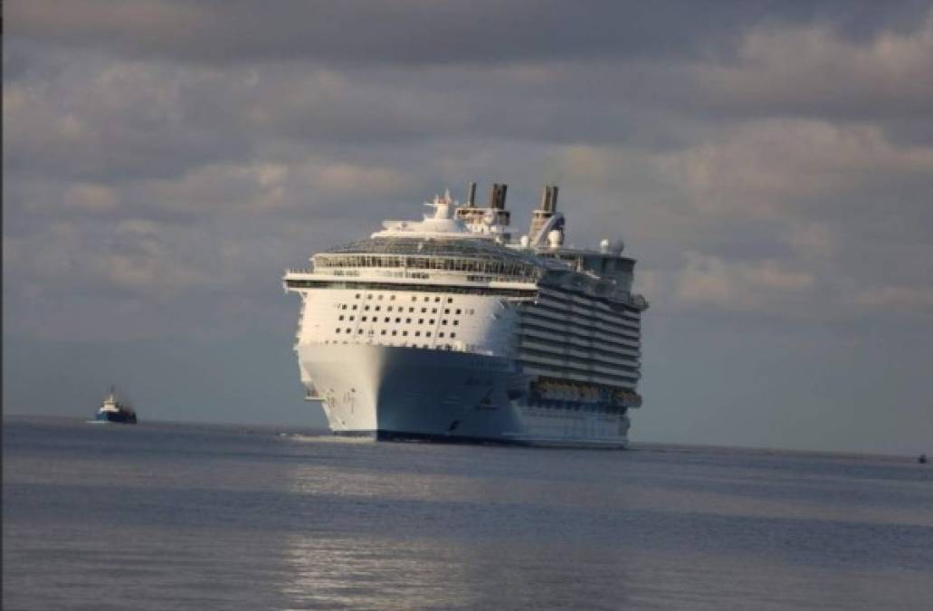 Imágenes de la llegada del tercer crucero más grande del mundo a Roatán