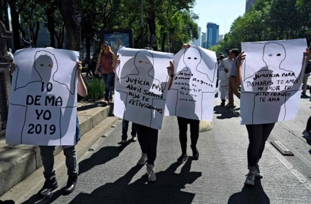 'Lucha y no fiesta': Las protestas en el Día de las Madres en México