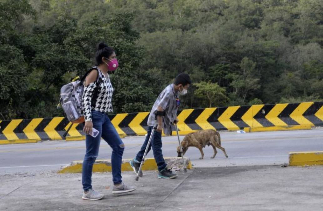 Niños, discapacitados y ancianos, los otros integrantes de la caravana migrante