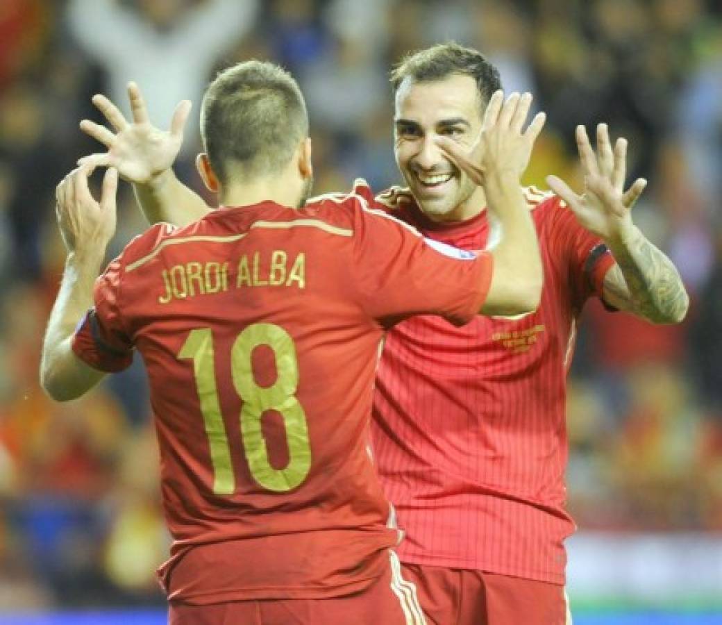 España y Suiza se clasifican a la Eurocopa con goleadas