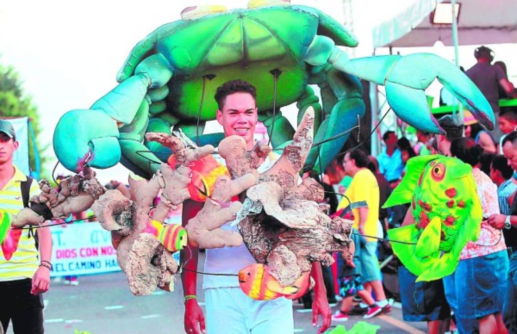 Mojigangas y mimos en honor al aniversario de Tegucigalpa