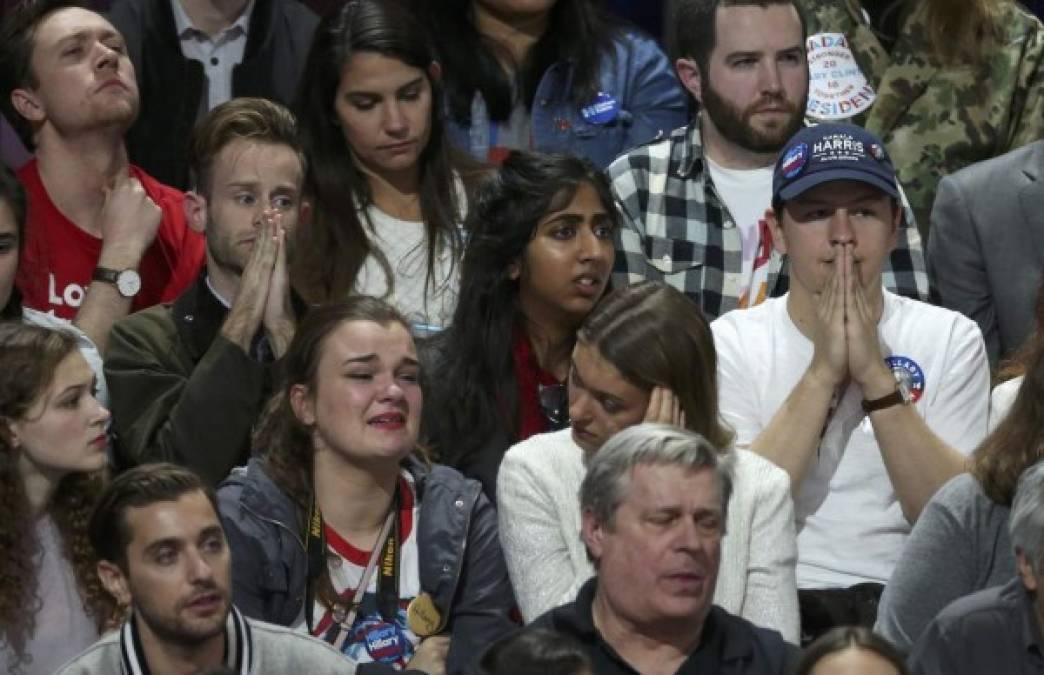 Drámaticas fotos que muestran el dolor de los seguidores de Hillary