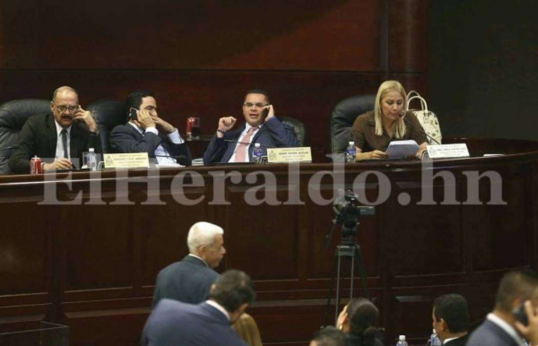 Entre llamadas, chismes y mensajes diputados aprueban reformas penales