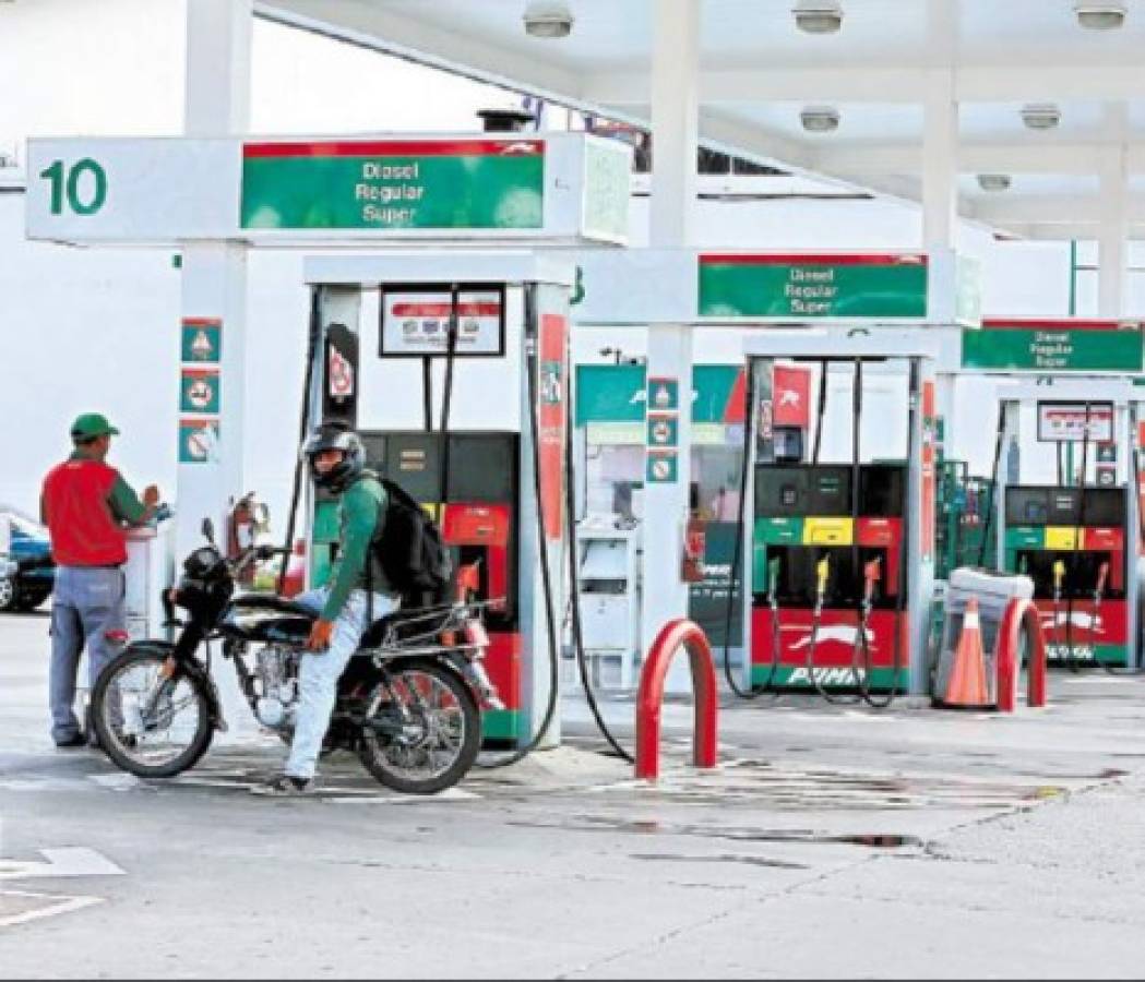 Más de dos lempiras bajará el galón de gasolina súper el próximo lunes