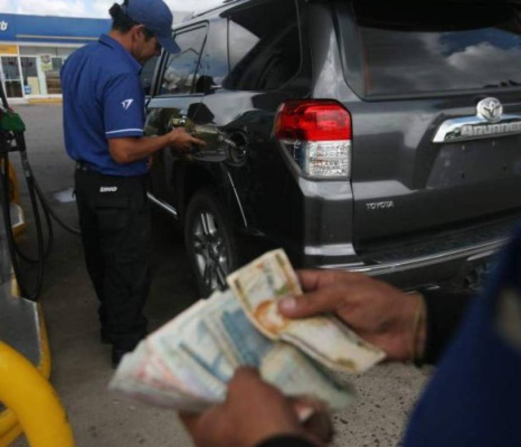 Precios de los combustibles suben en Honduras