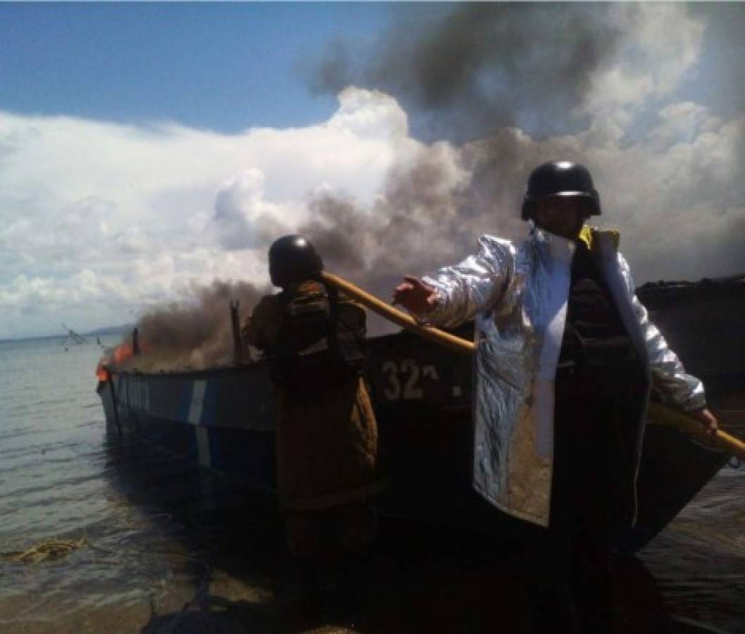 Se incendia lancha de la Naval hondureña