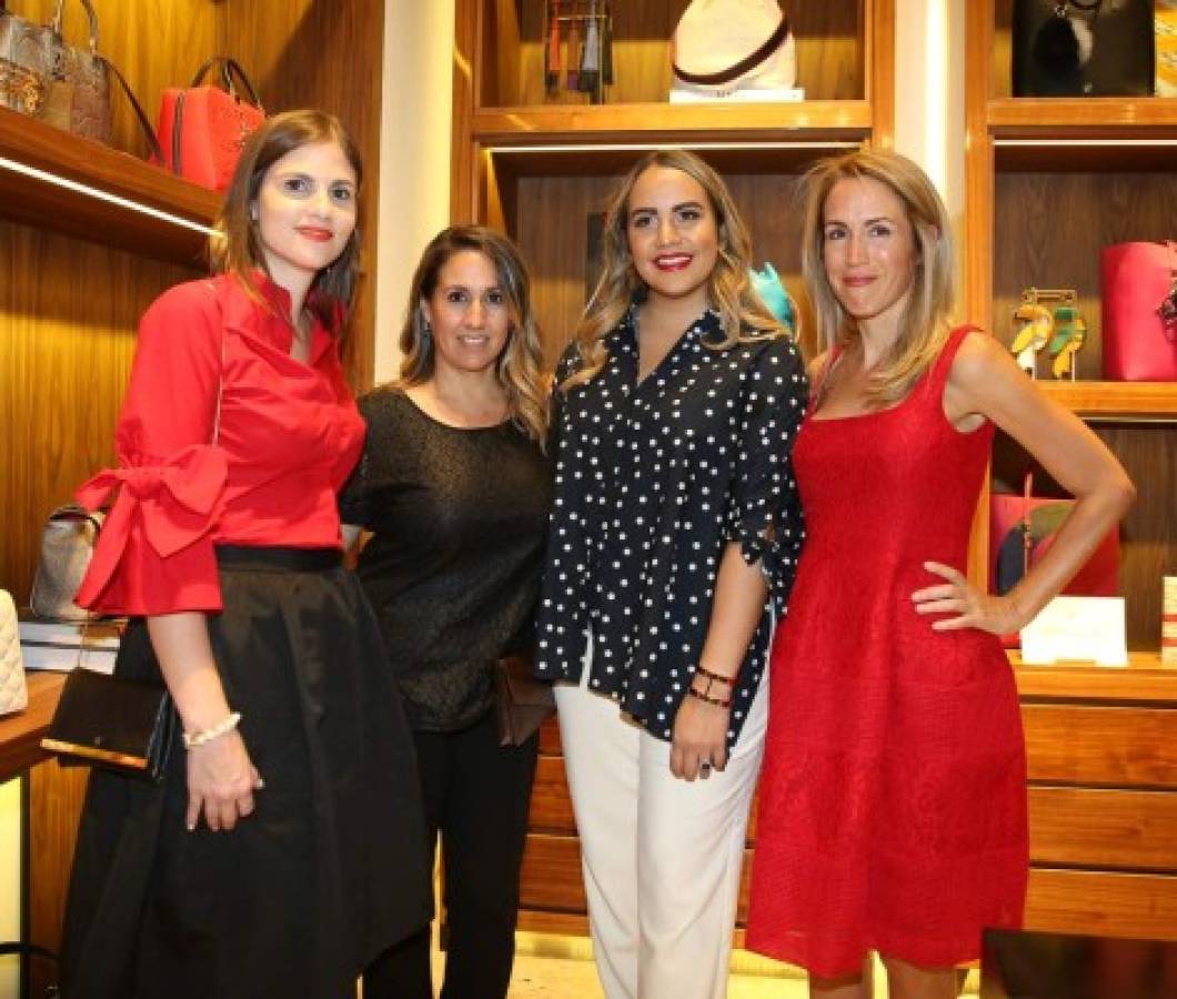 Hojas y flor de jazmín predominan en la nueva colección de Carolina Herrera