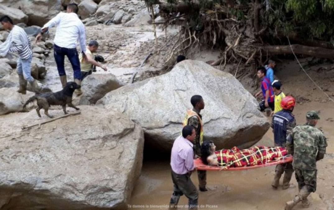 Desgarradoras imágenes de la avalancha que dejó más de 100 muertos en Colombia