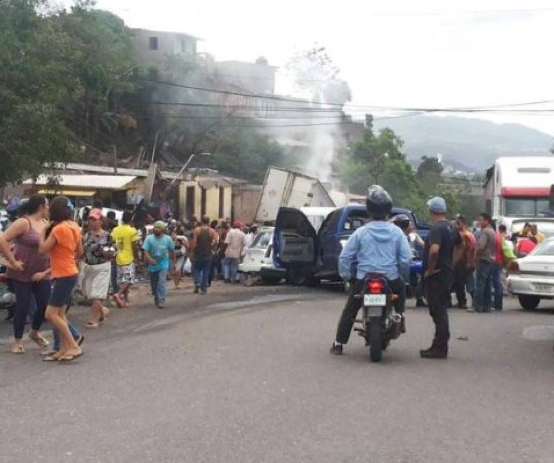 Rastra sin frenos deja muerte y destrucción en la salida a Danlí