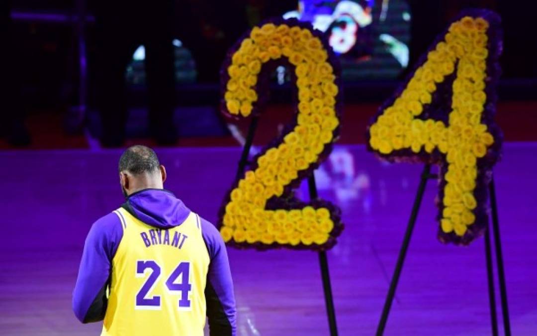 Lágrimas, aplausos y melodías: Así fue el sentido homenaje de los Lakers a Kobe Bryant