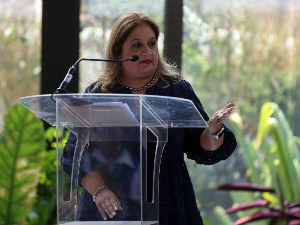 “Hay que enseñarles a que hagan un cambio de hábitos para cuidar al medio ambiente, como dejar de generar basura y reutilizar materiales que se tardarían siglos en destruirse”, dijo Juanita Larach.