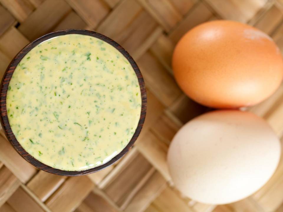 Agrégales sazón extra a tus ensaladas con estas opciones sencillas y rápidas de aderezos.