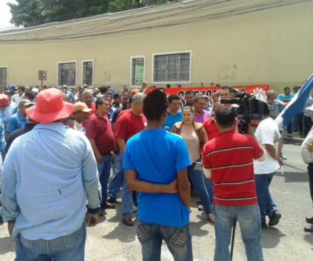 Empleados del SANAA realizan protesta en Comayagüela