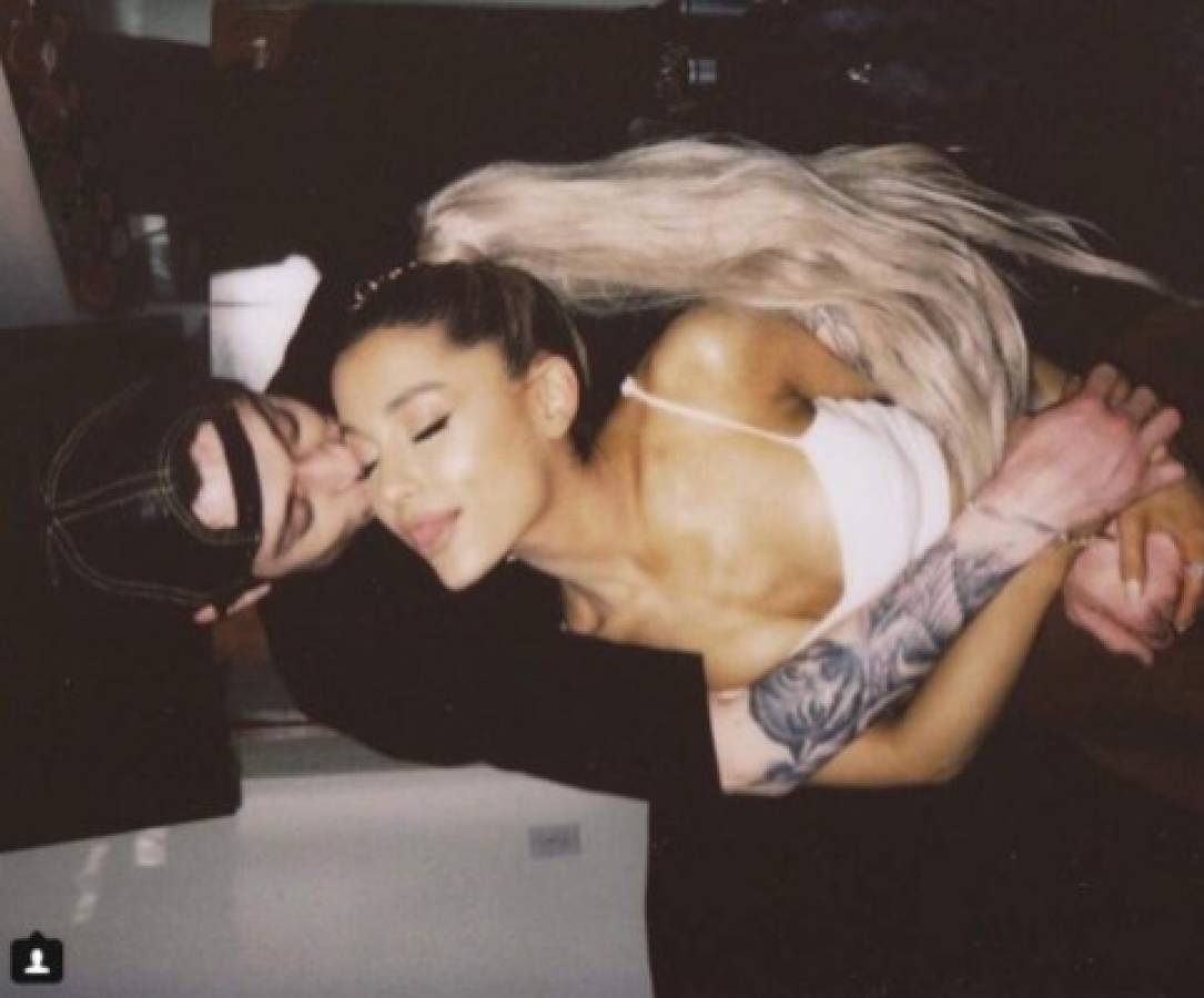 Ariana Grande estrena romance con el humorista de 'Saturday Night Live', Pete Davidson