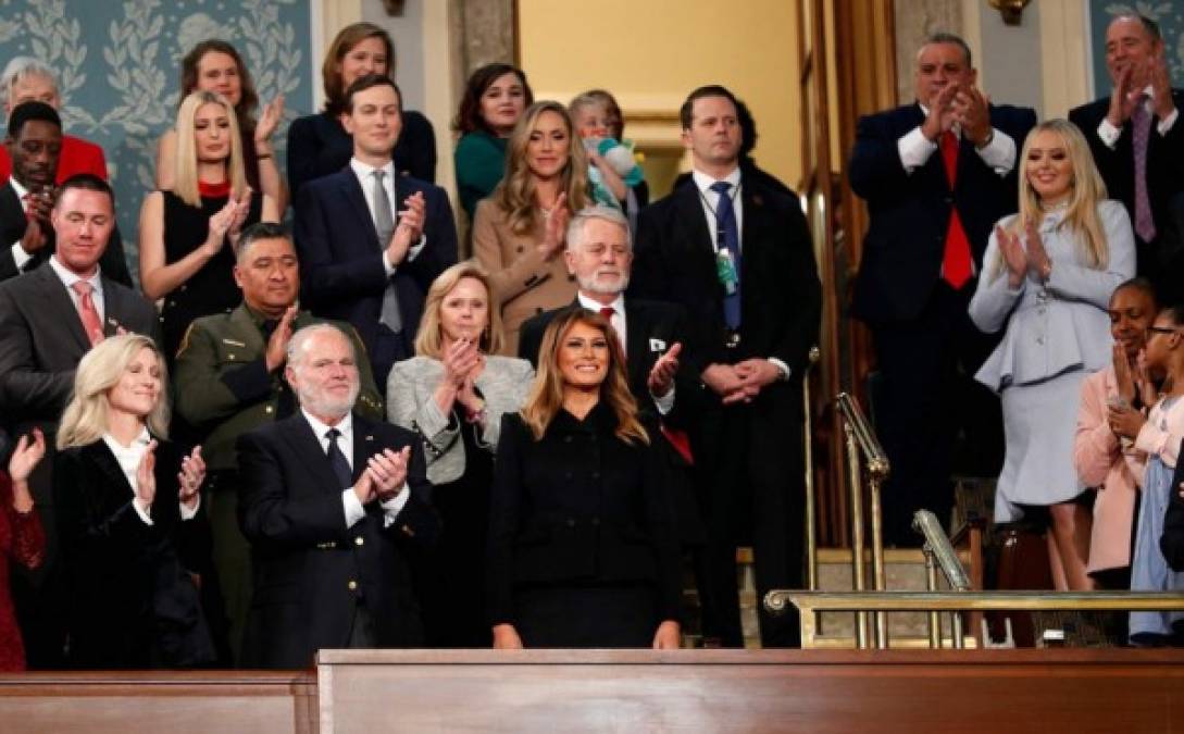 FOTOS: El sofisticado look de Melania Trump en el discurso del Estado de la Unión