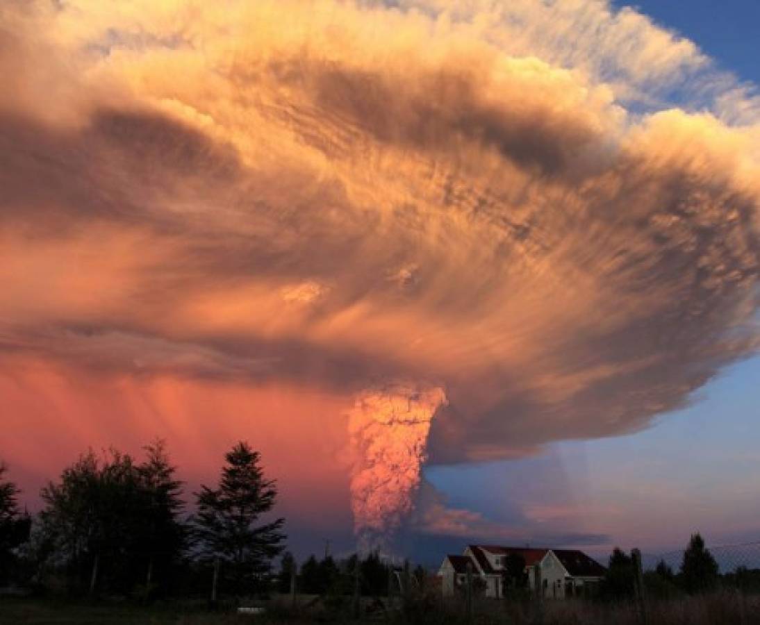 Erupciones del Calbuco tiene en vilo a Chile y Argentina