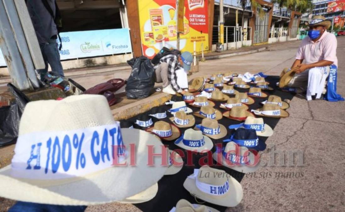 Con mascarillas y en plena pandemia, así se vive el Bicentenario de Honduras