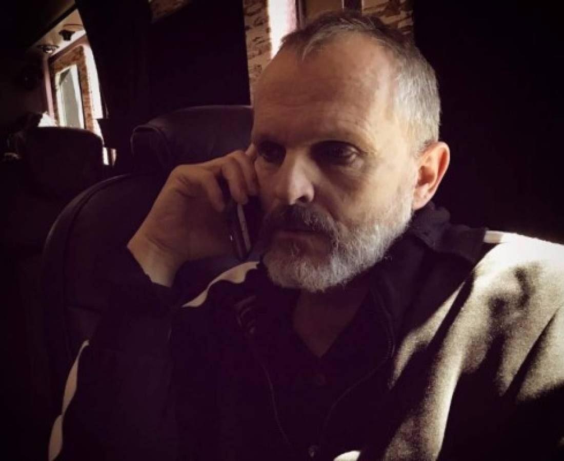 Extraña entrevista: ¿Qué le pasó a la voz del cantante español Miguel Bosé?