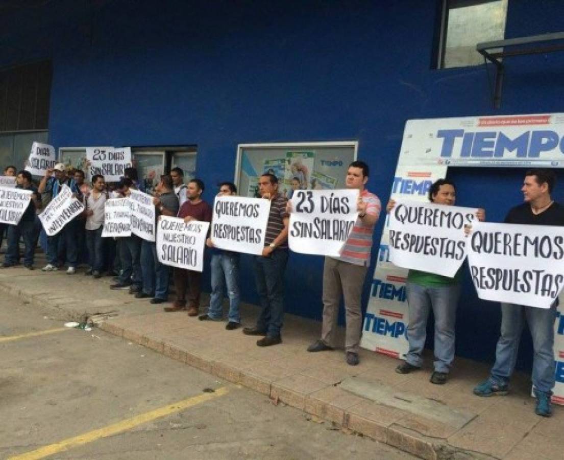 Protesta de empleados de diario Tiempo