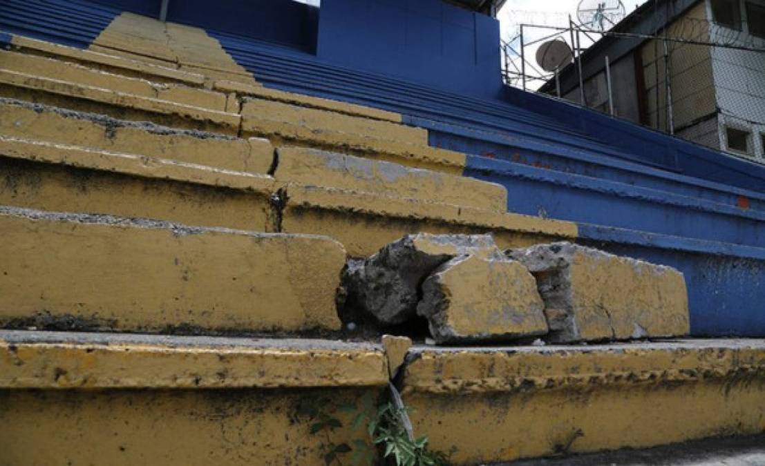 El Estadio Nacional no cumple con las normas FIFA...