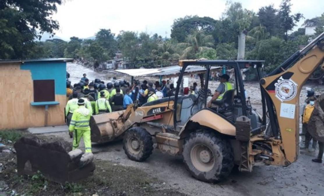 FOTOS: Lo que no se vio del violento desalojo en bordos de río Blanco, San Pedro Sula