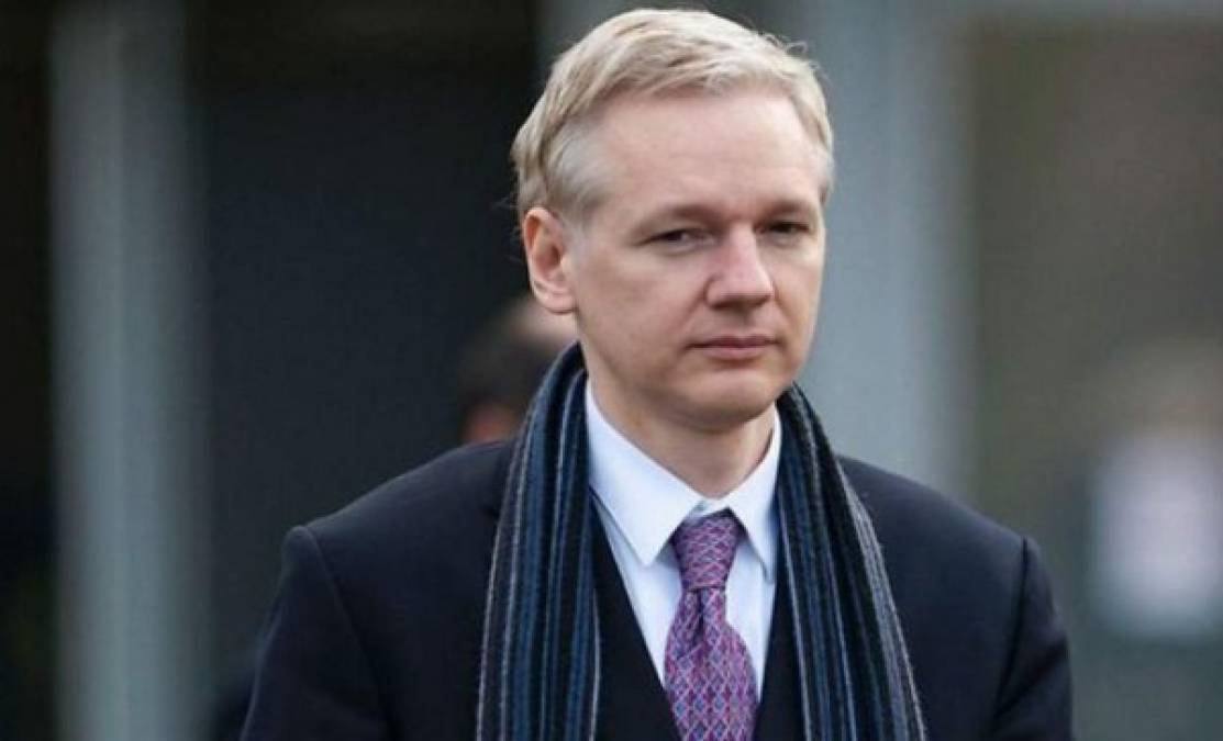 Oye voces y sufre maltrato: el calvario de Julian Assange en la cárcel