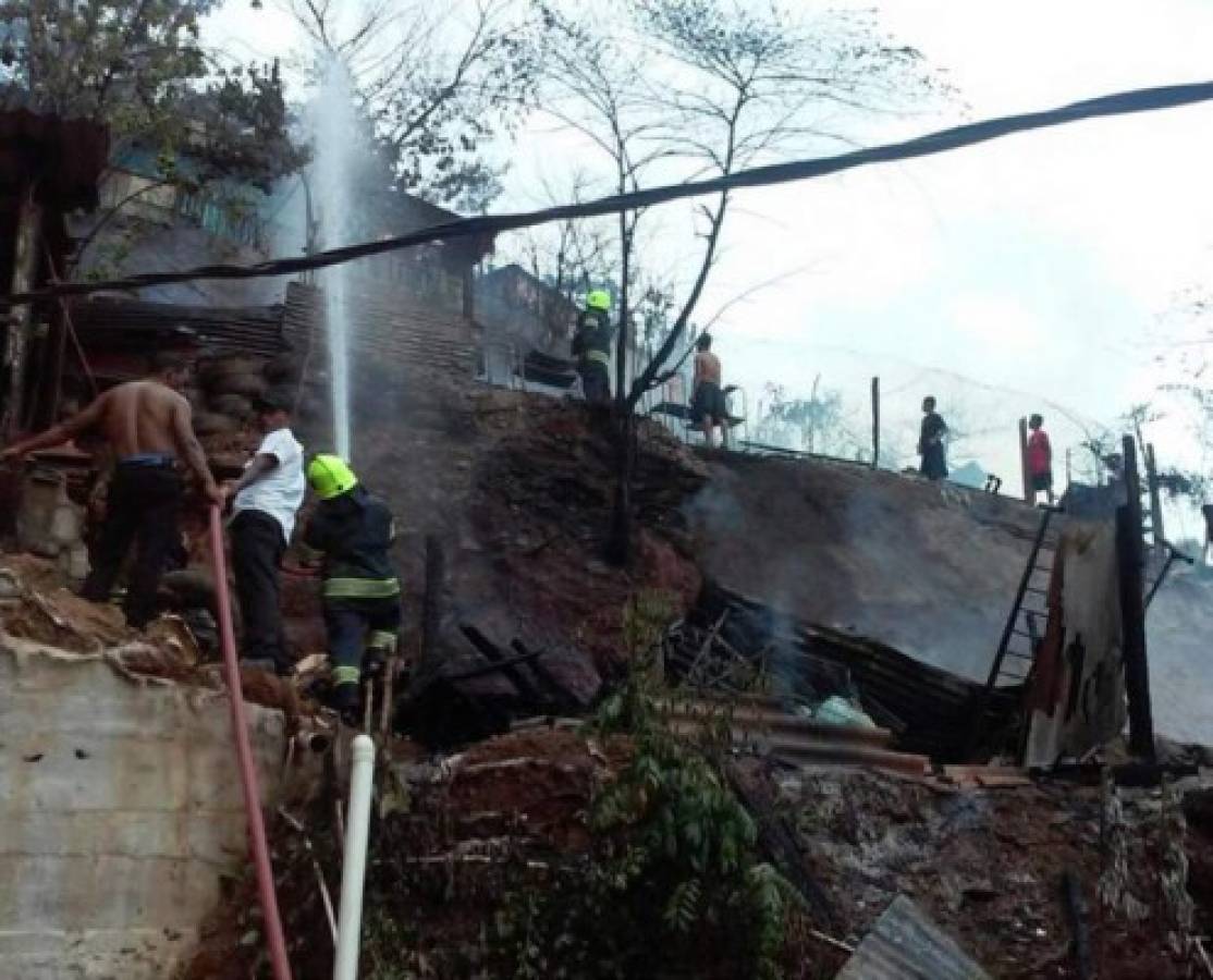 Incendio consume viviendas en la colonia Los Ángeles de SPS