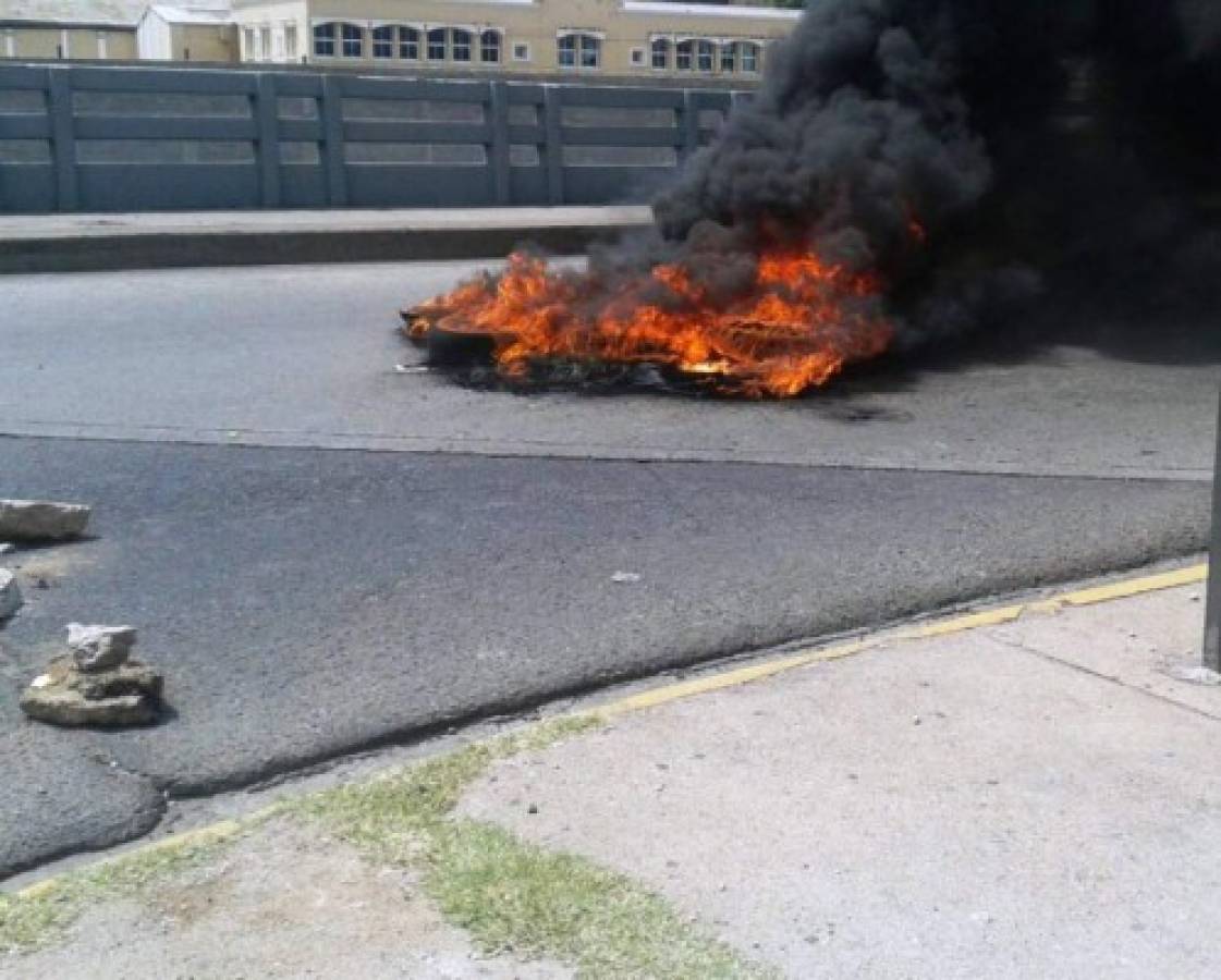 Empleados del SANAA realizan protesta en Comayagüela