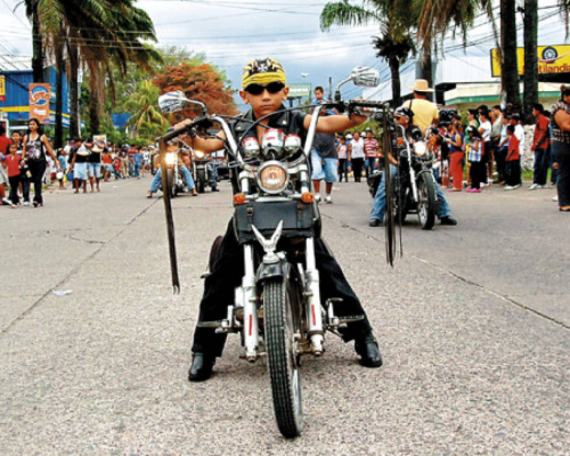 La Ceiba vistió de carnaval
