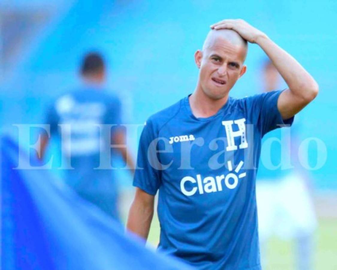 Con corte de melena 'pagó' Oliver Morazán el debut en la Selección de Honduras