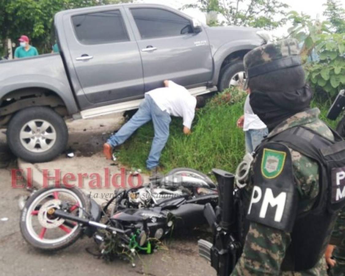 Motociclista herido al ser arrollado por camioneta en colonia Loarque