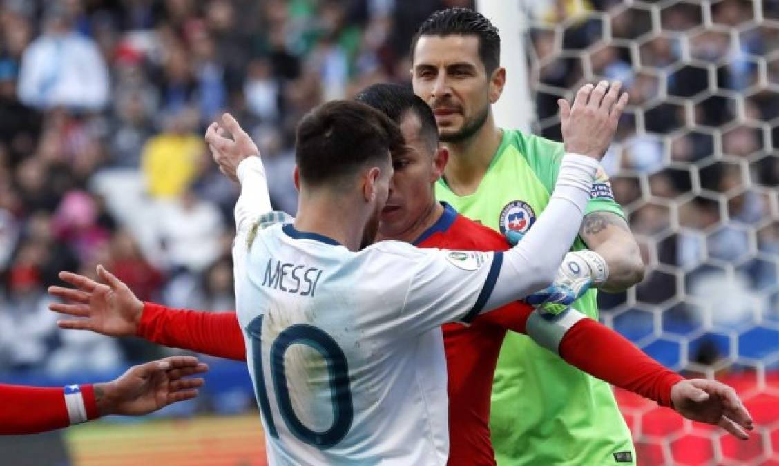 En 10 fotos: Así fue la falta por la que Leo Messi fue expulsado ante Chile en Copa América