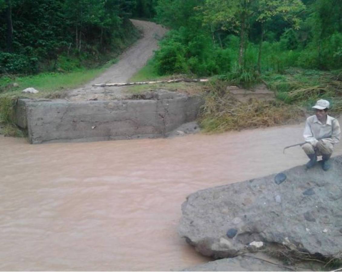 Al menos 40 familias incomunicadas por lluvias en occidente de Honduras