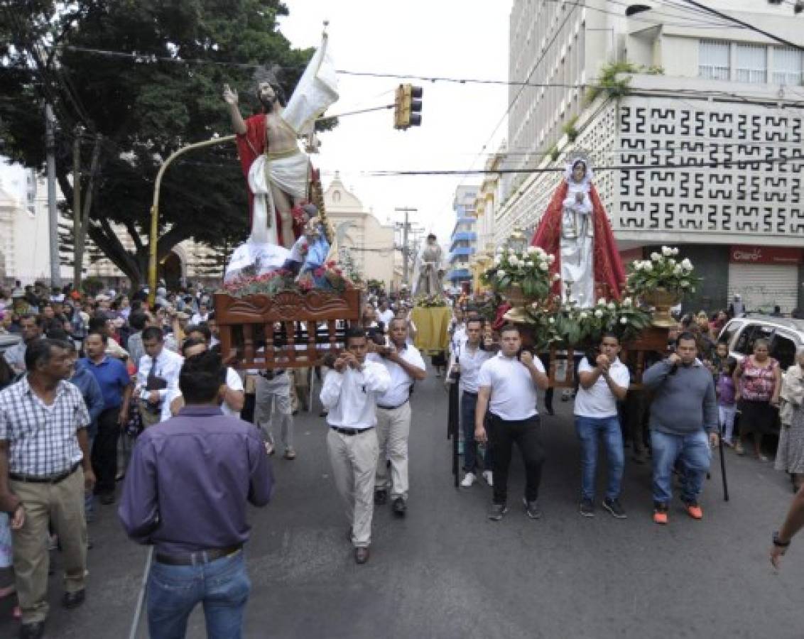 Las Carreritas de San Juan anunciaron al amanecer que ¡Cristo ha resucitado!