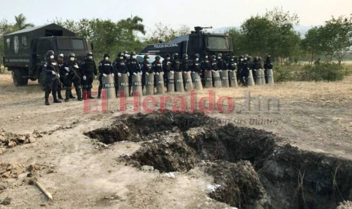 Así son las fosas comunes cavadas para las víctimas de coronavirus en Honduras