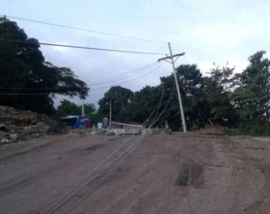 EEH realiza la rehabilitación del servicio eléctrico en El Ajagual, Copán