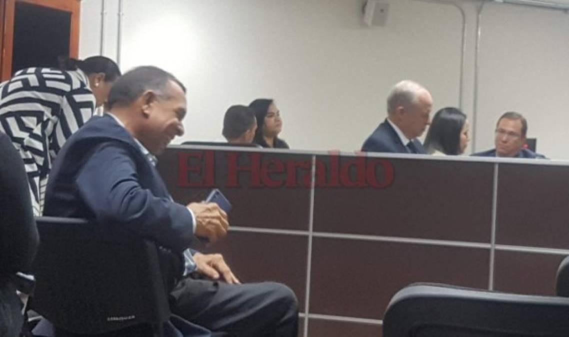 Las fotos del reencuentro entre Pepe Lobo y Rosa Elena Bonilla en los juzgados anticorrupción