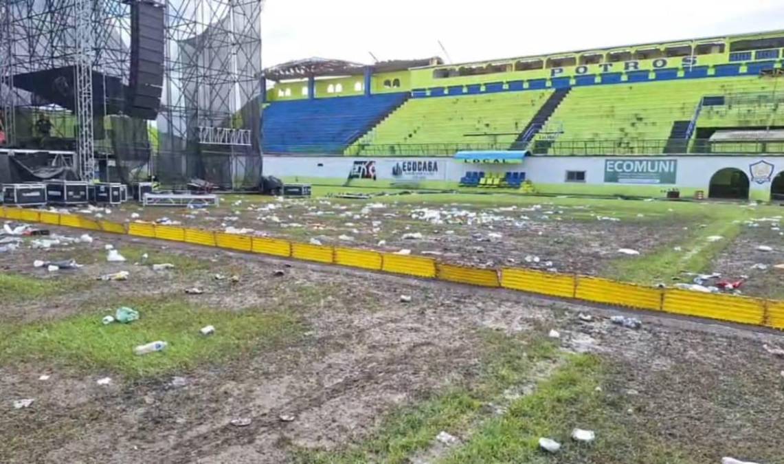 Cancha del estadio de Juticalpa quedó en pésimo estado luego de un concierto