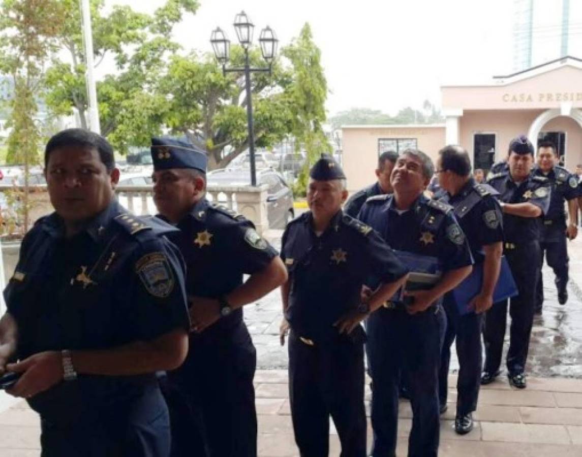 Oficiales de la Policía a evaluación con el presidente de Honduras