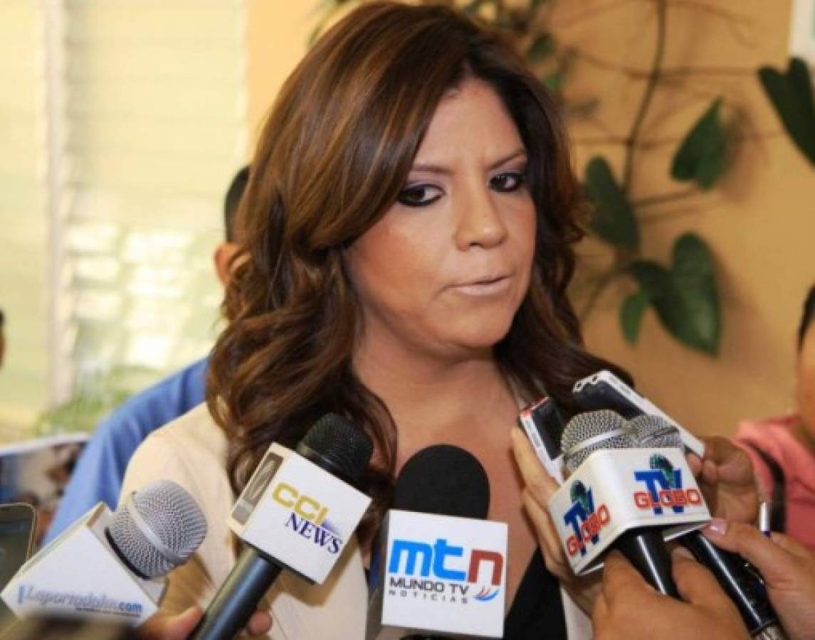 Lena Gutiérrez solicita permiso para salir de Honduras