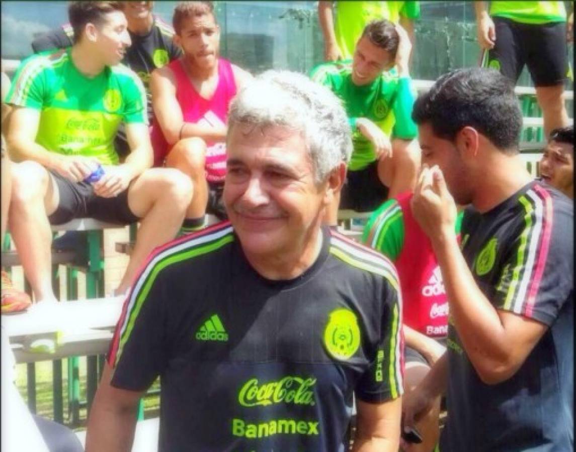 Tuca Ferretti perdió el bigote por clasificar a México