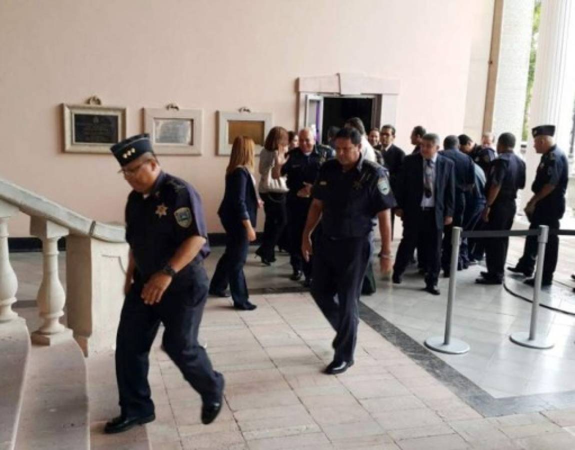Oficiales de la Policía a evaluación con el presidente de Honduras