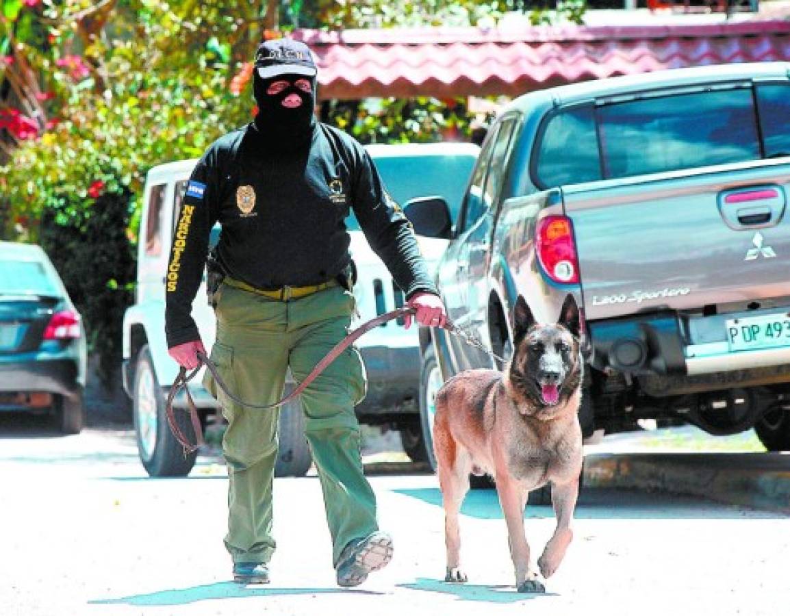 Hasta en caravana de seguridad se movía exsubcomisario