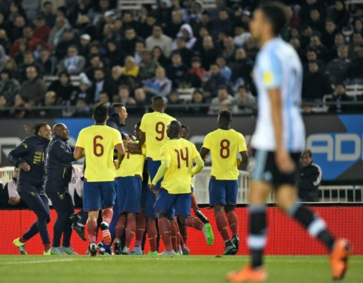 Ecuador humilla a una Argentina sin Messi en Buenos Aires