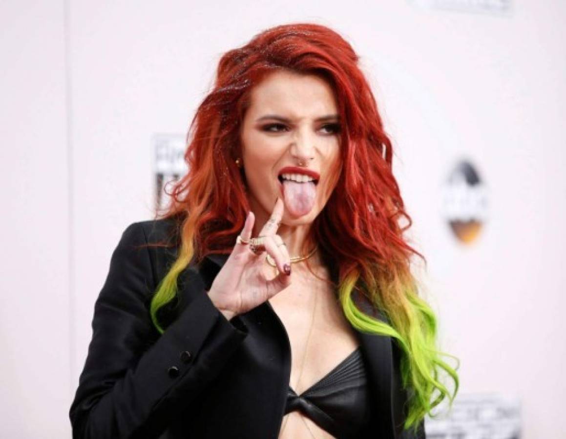 Bella Thorne celebró sus 20 años con un beso fuera de lo normal