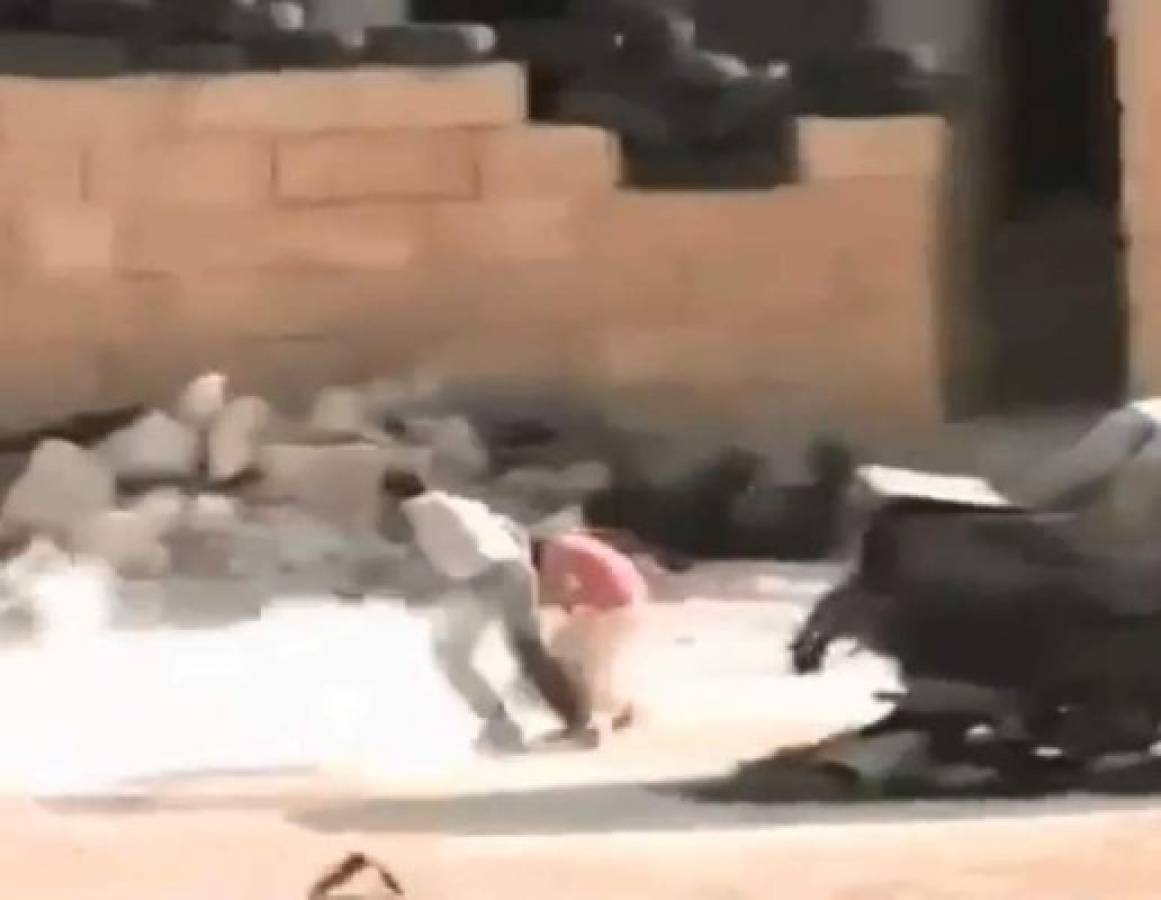 Era falso el video que mostraba a un joven 'héroe' en Siria