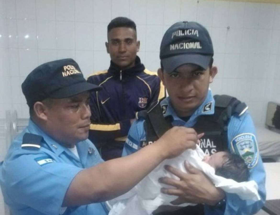 Mujer da a luz en la vía pública y es auxiliada por la Policía  
