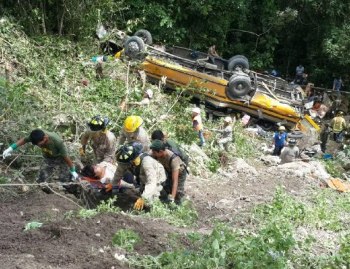 Honduras: Suman 14 muertos en accidente de bus