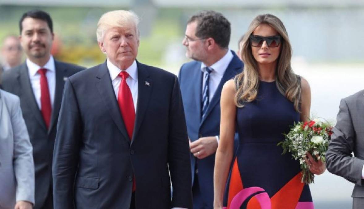 FOTO: Los looks de la Primera Dama de EE UU, Melania Trump, donde aparece sin brasier